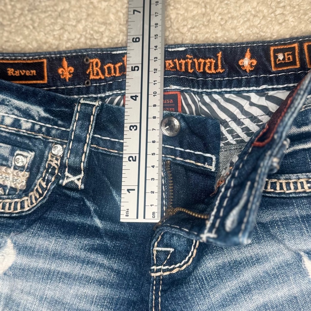 Y2K Rock Revival Raven Dark Distressed Denim Size 26 Short Shorts Fleur-de-lis - Picture 6 of 7